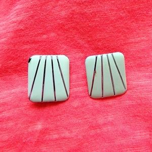 💰🌟 3 for $13 Vintage Clip-on Earrings